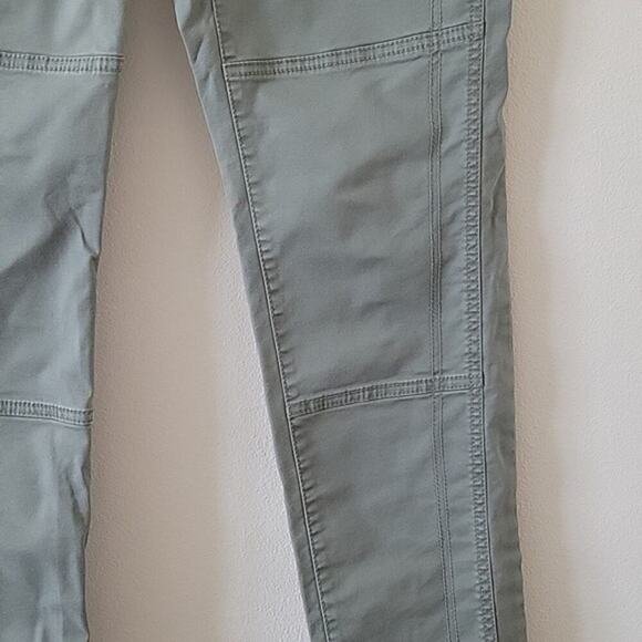 Chico's Utility Green Brooke Seamed Regular Slim Leg Twill Pants Size 8 - Picture 3 of 7